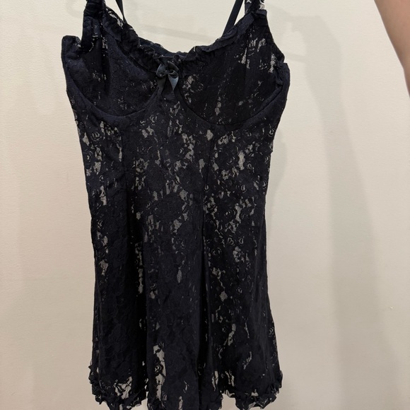 LACE DRESS - Picture 2 of 3